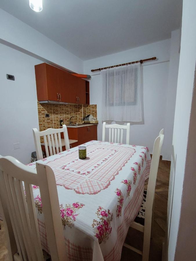 El Rio Apartments Saranda Kültér fotó