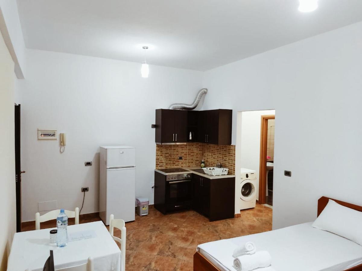 El Rio Apartments Saranda Kültér fotó