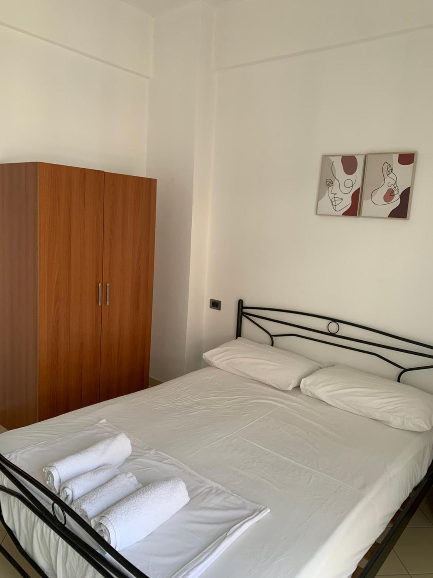 El Rio Apartments Saranda Kültér fotó